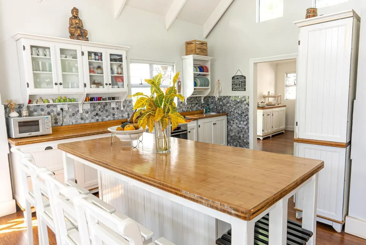 Apartament Red Coconut Self-Catering Baie Lazare