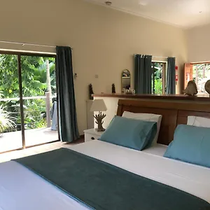 Апартаменты Rock And Palm Self Catering, Baie Lazare (Mahe)