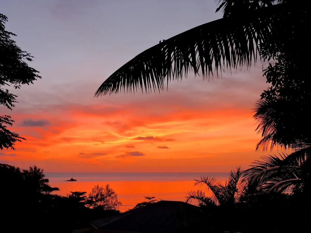 Red Coconut Self-Catering Apartment Baie Lazare