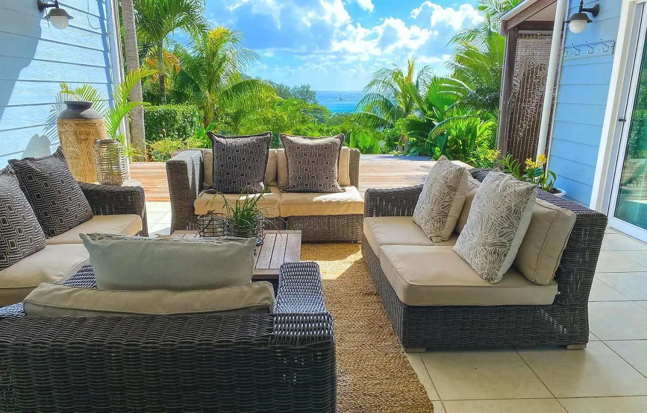 Red Coconut Self-Catering Apartment Baie Lazare