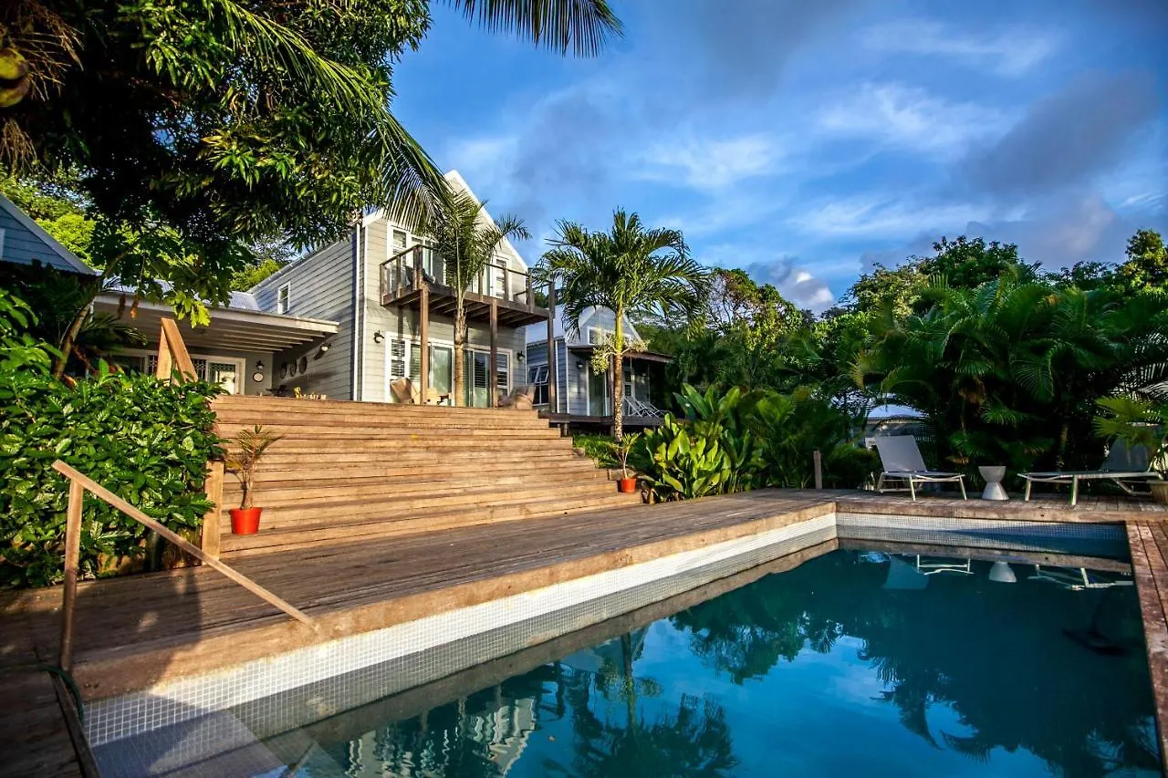 Red Coconut Self-Catering Apartment Baie Lazare