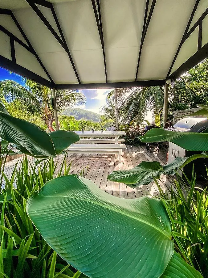 Red Coconut Self-Catering Apartment Baie Lazare