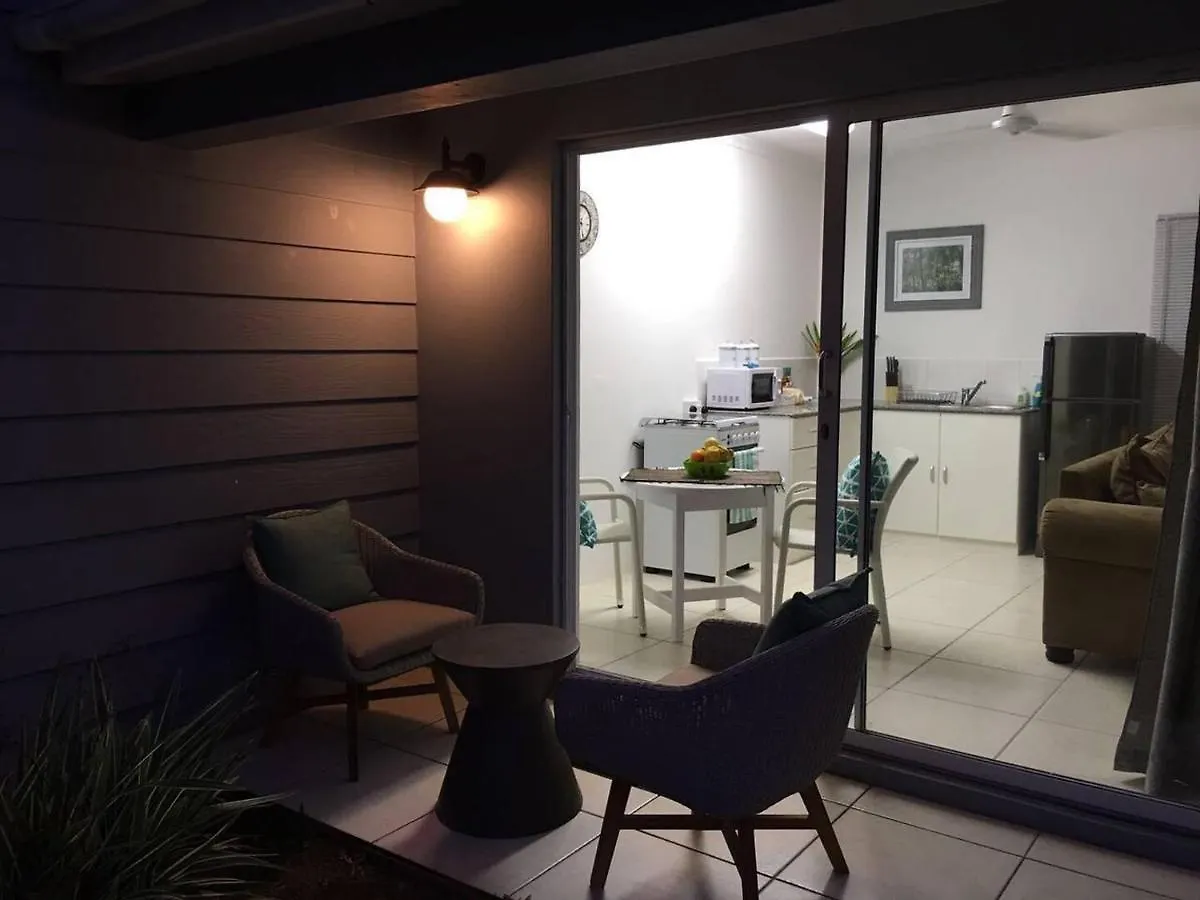 Red Coconut Self-Catering Apartment Baie Lazare