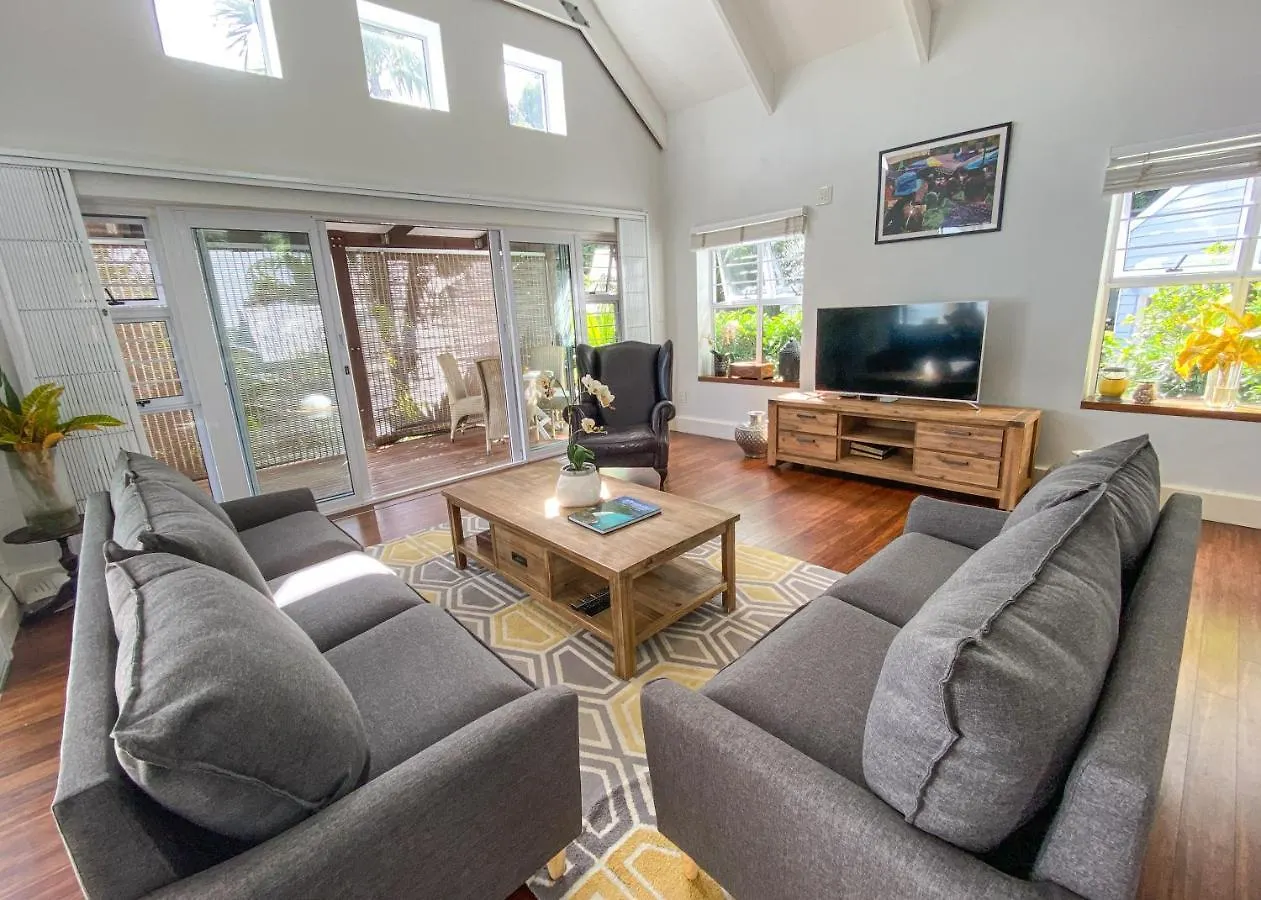 Red Coconut Self-Catering Apartment Baie Lazare  Seychelles