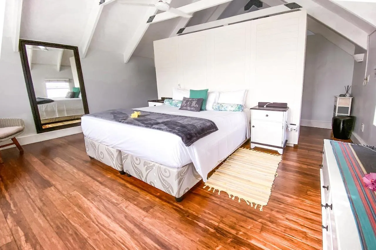 Red Coconut Self-Catering Apartment Baie Lazare  Seychelles