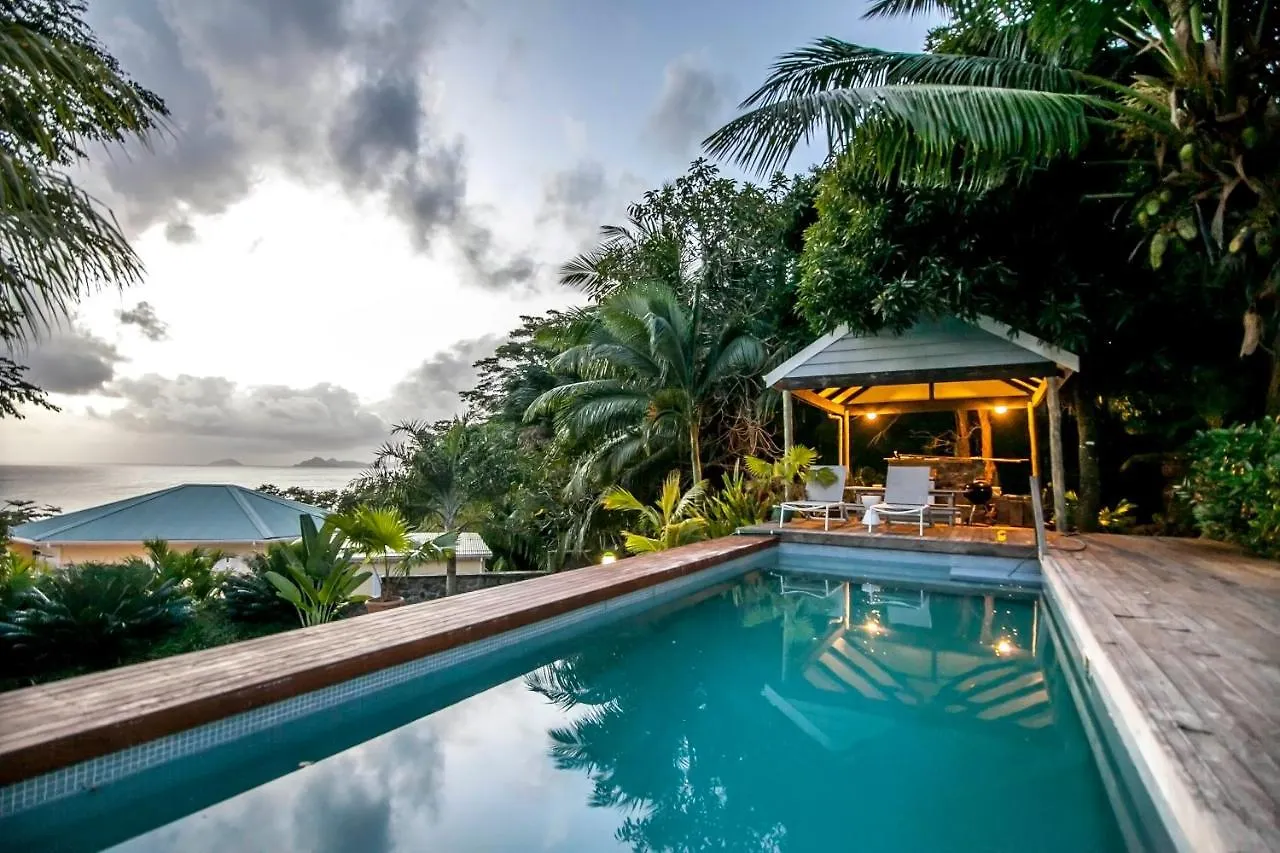 Red Coconut Self-Catering Apartment Baie Lazare  Baie Lazare (Mahe)